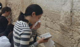 娱乐吃瓜君有妈吗,揭秘“吃瓜君”背后的家庭故事